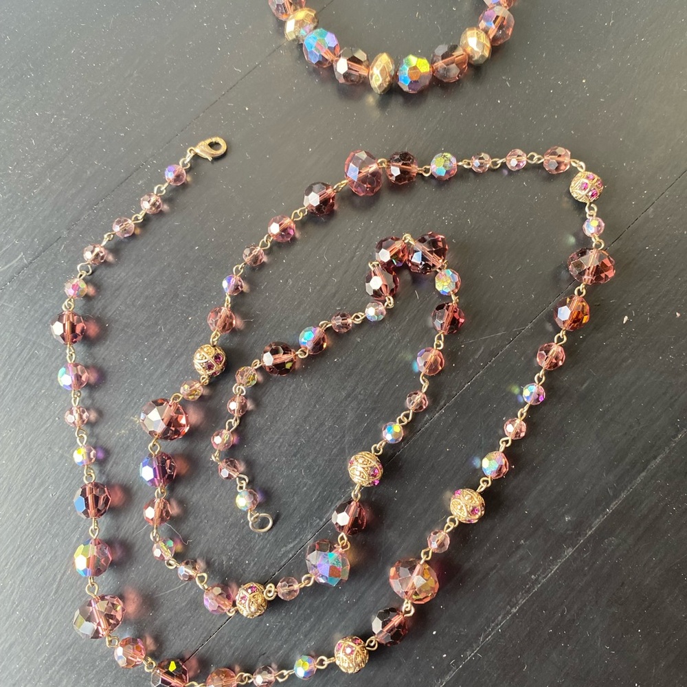Set of crystal long necklace and bracelet. Aura borelais. ( leans purple)